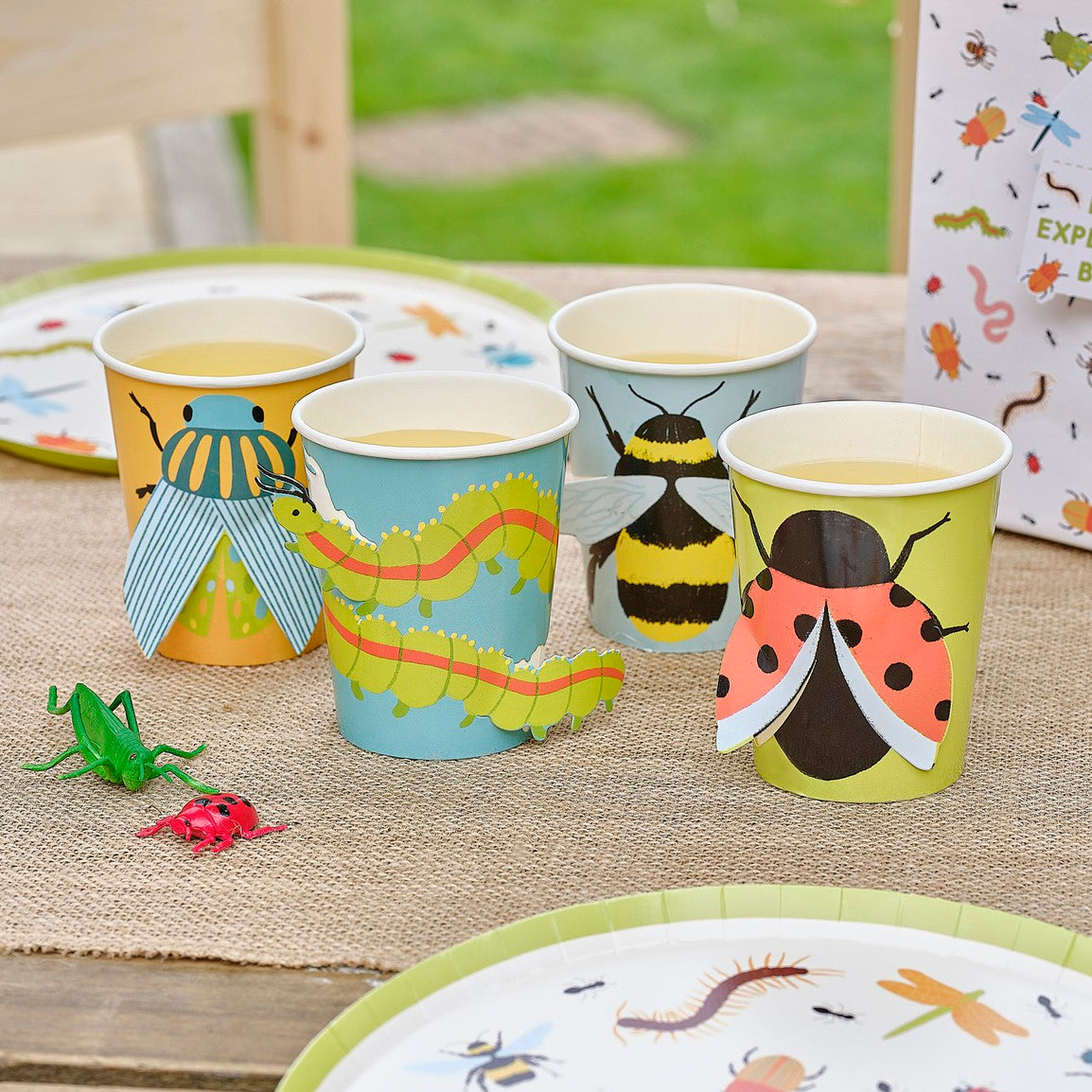 Bug Party Pop Out 3D Paper Cups