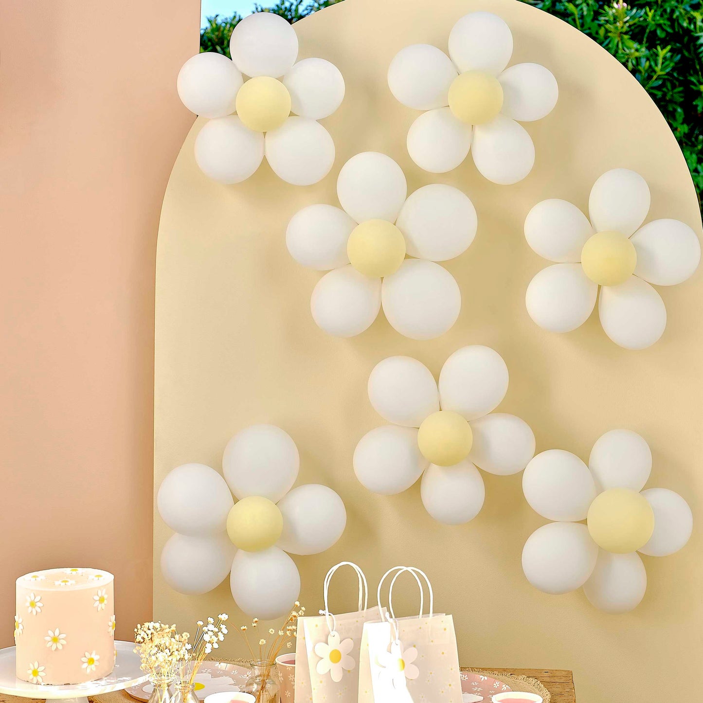 Daisy balloon Decorations