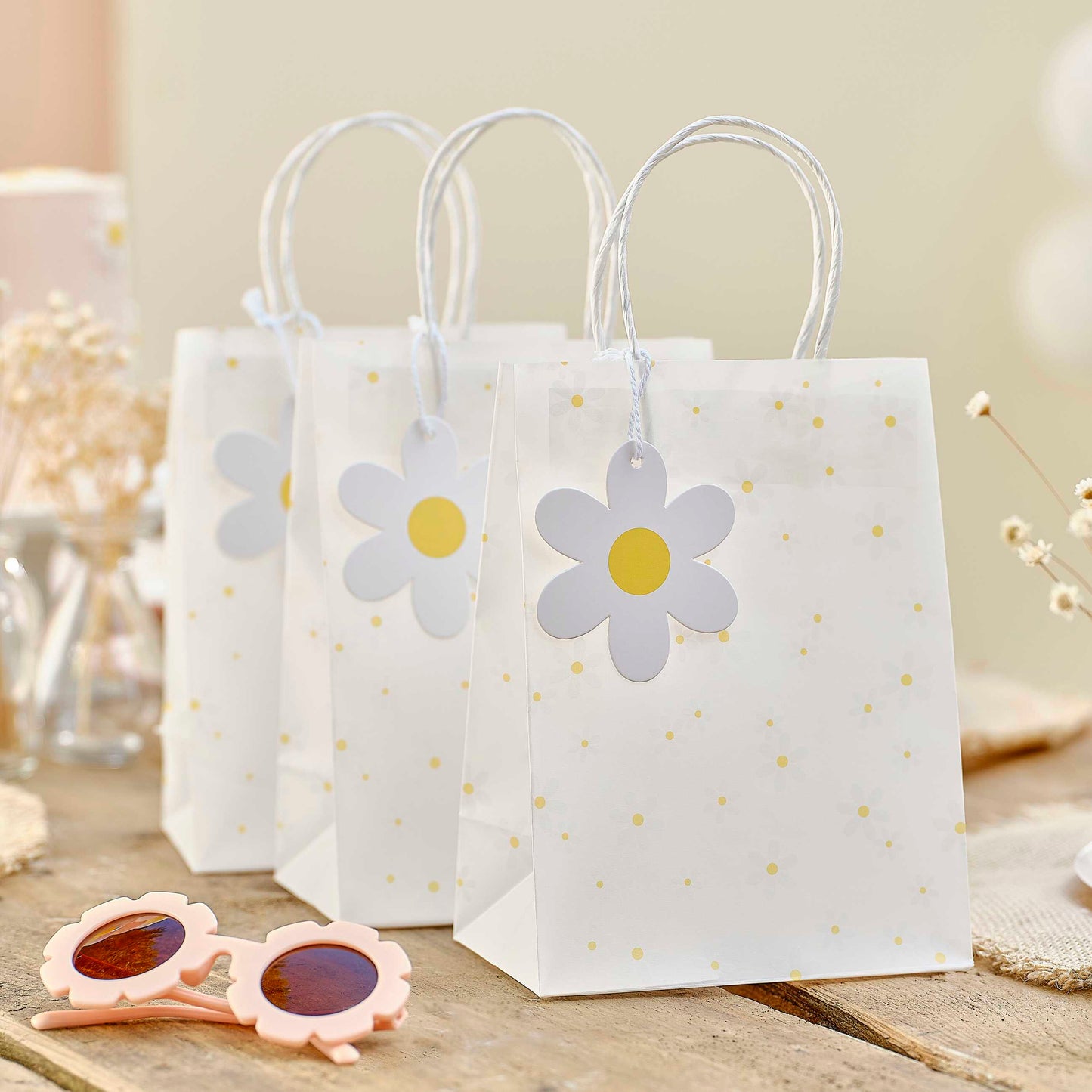 Daisy print vellum party bags