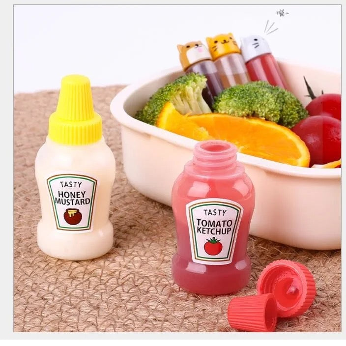 2 mini ketchup bottle